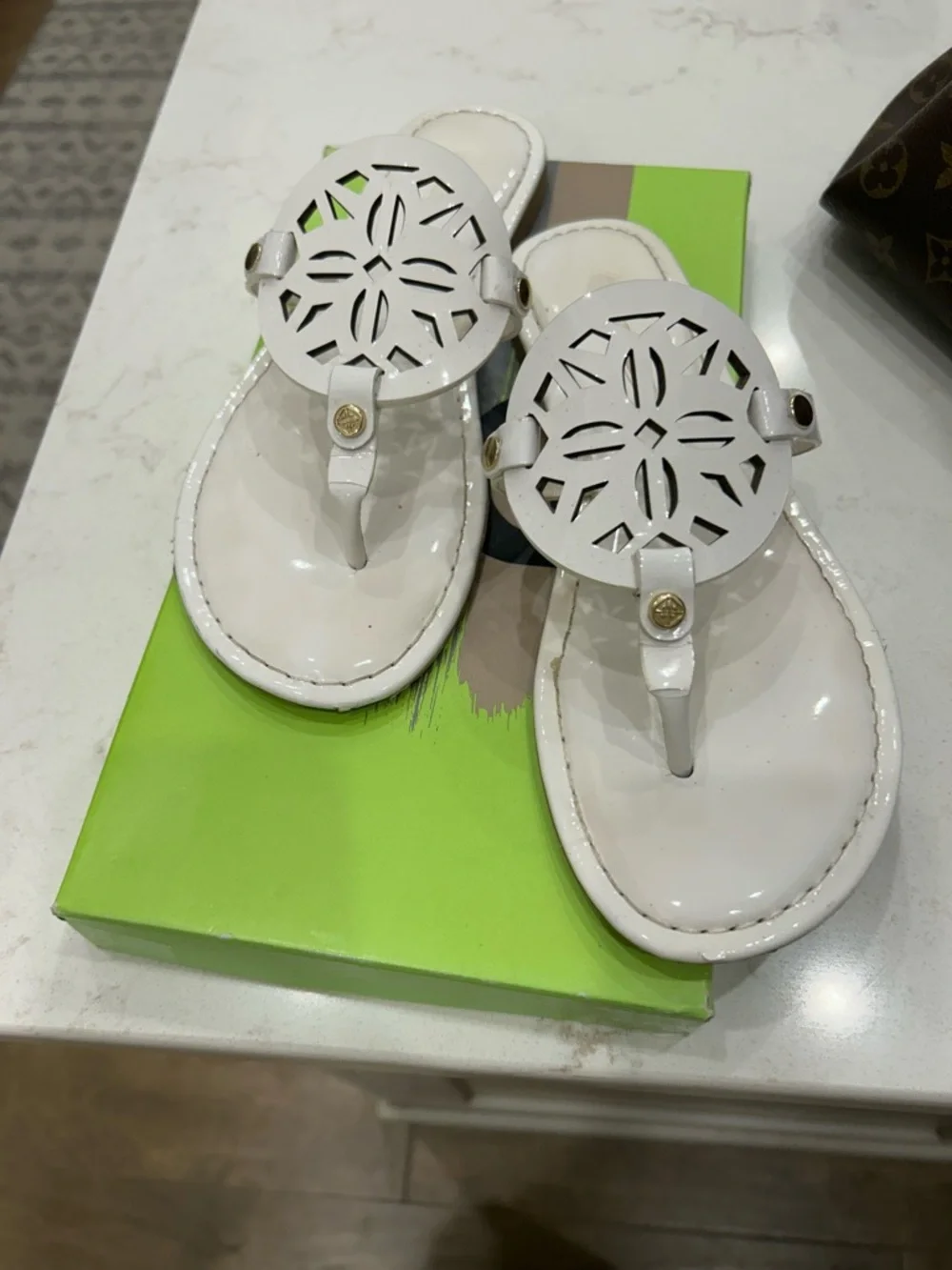 Sam Edelman White Women's Leather Cutout Thong Sandals - Picture 1 of 6